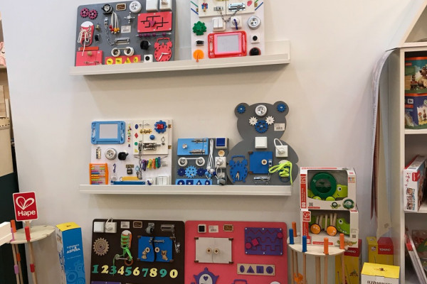 Сеть магазинов деревянных и развивающих игрушек Montessori shop